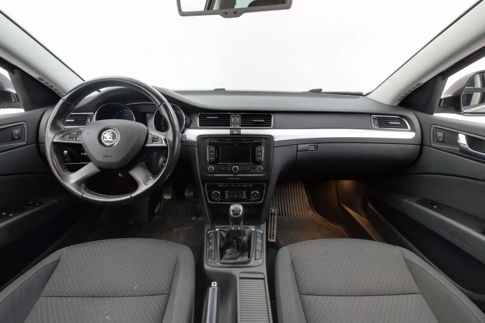 car-image