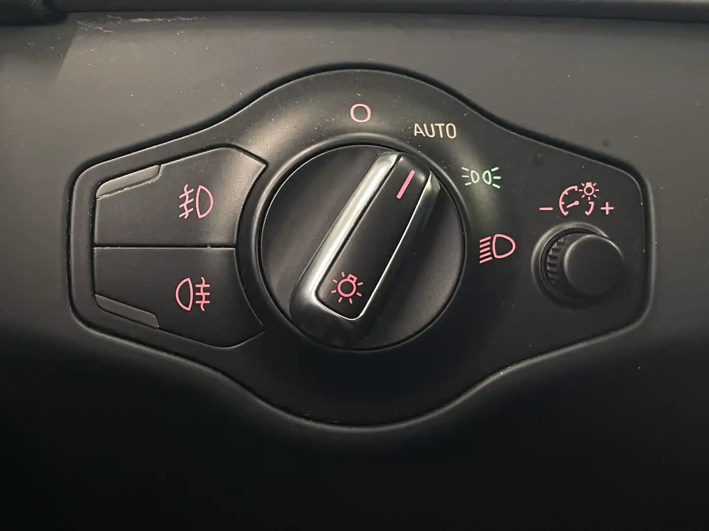 car-image