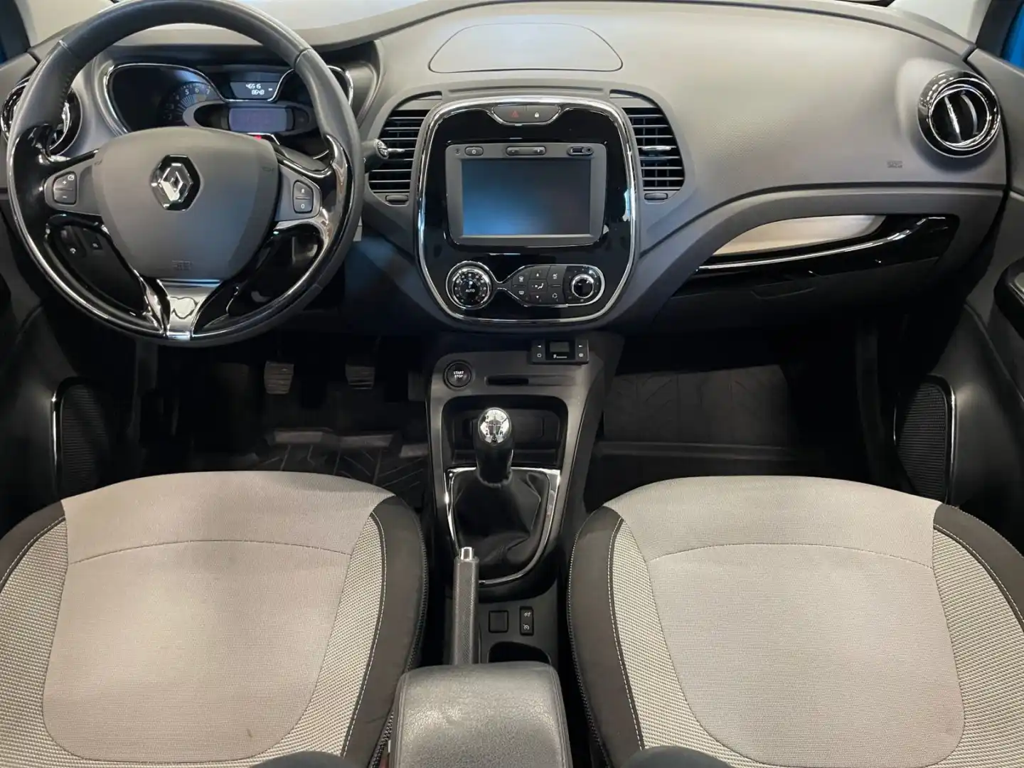 car-image