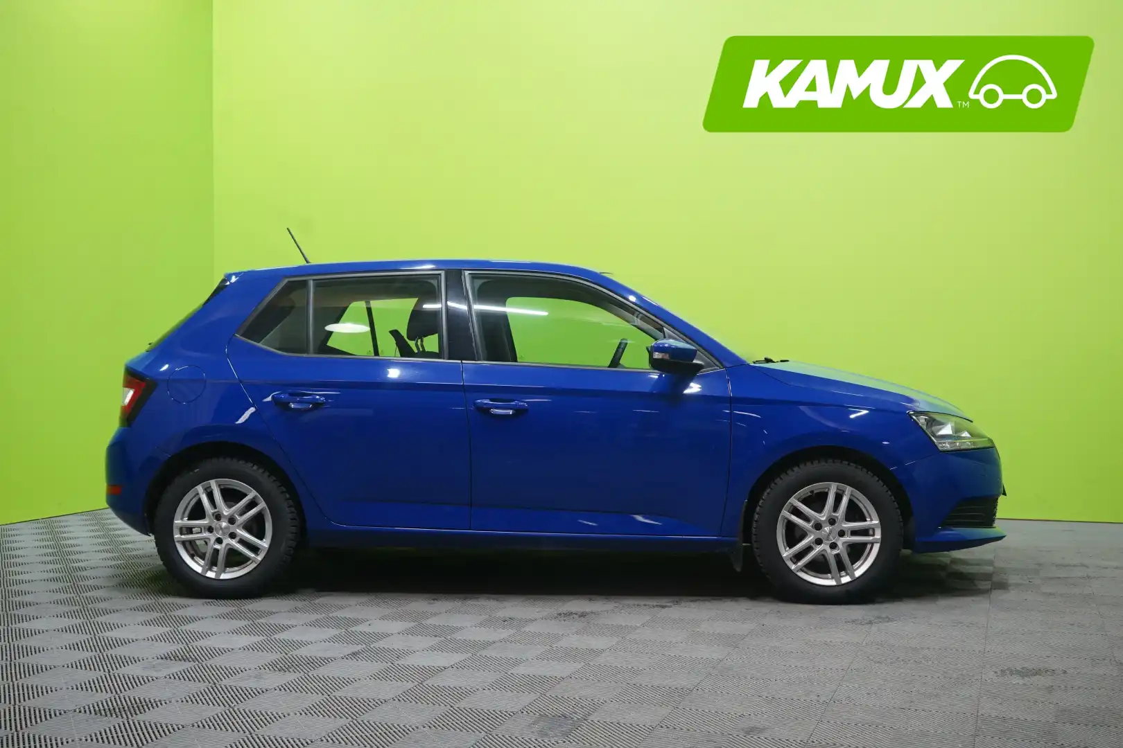car-image