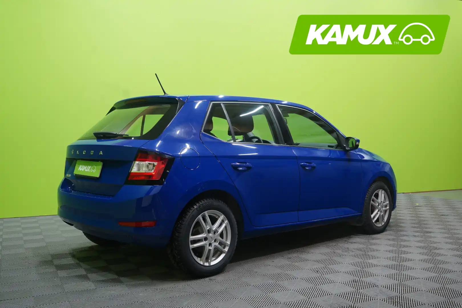 car-image