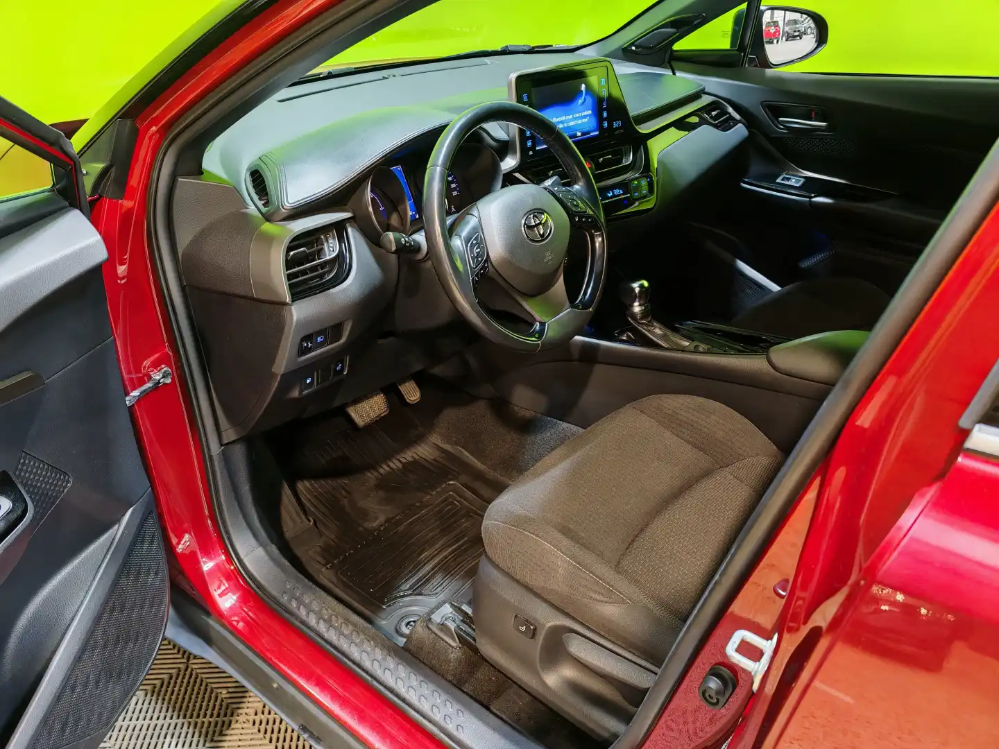 car-image