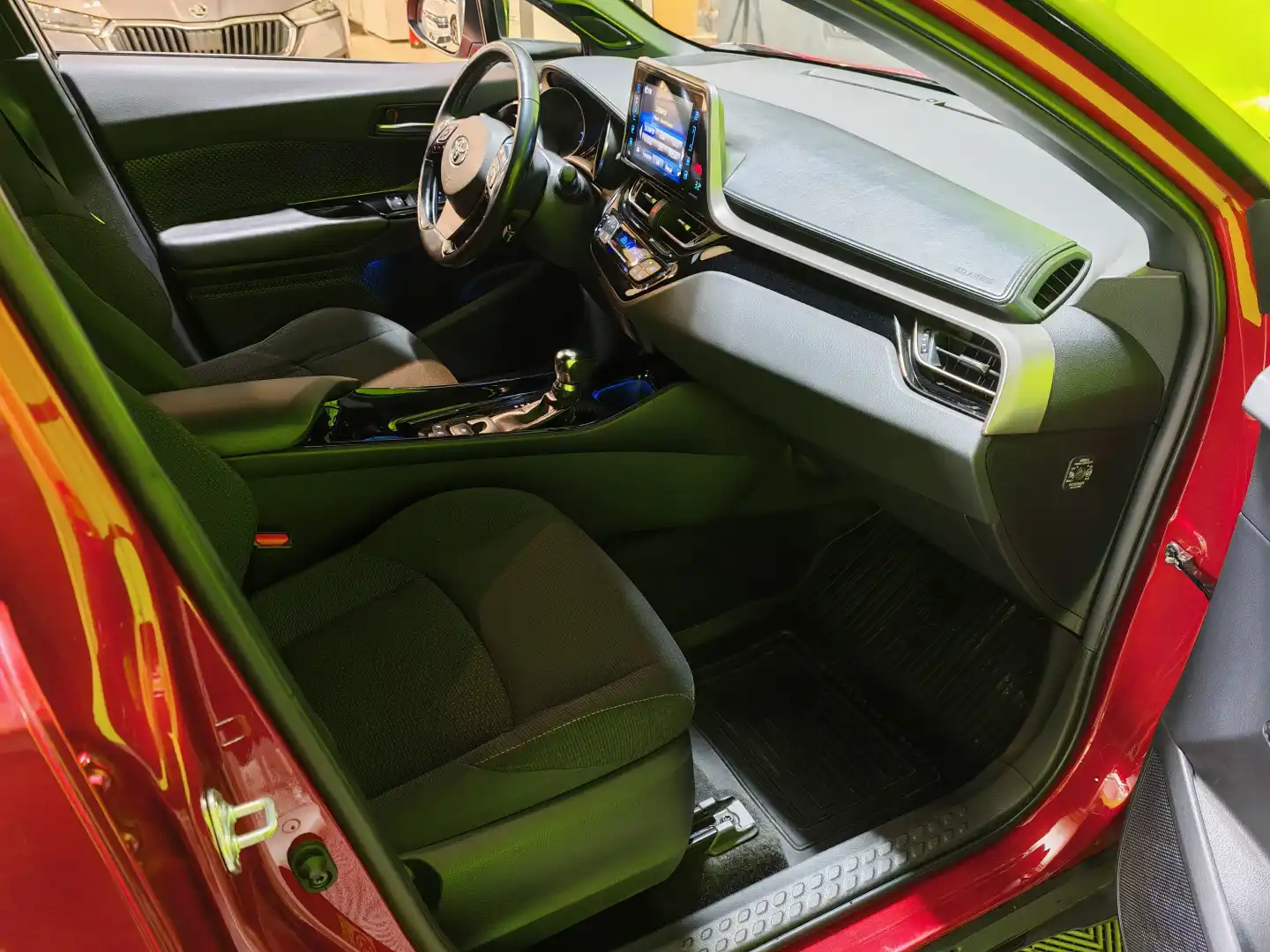 car-image