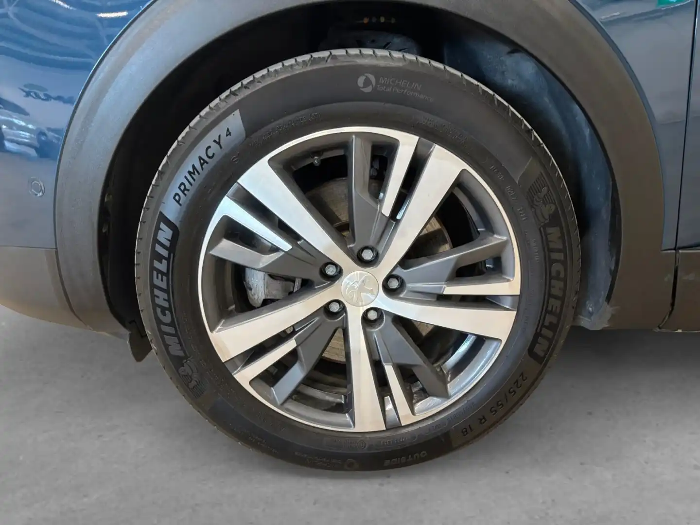 car-image