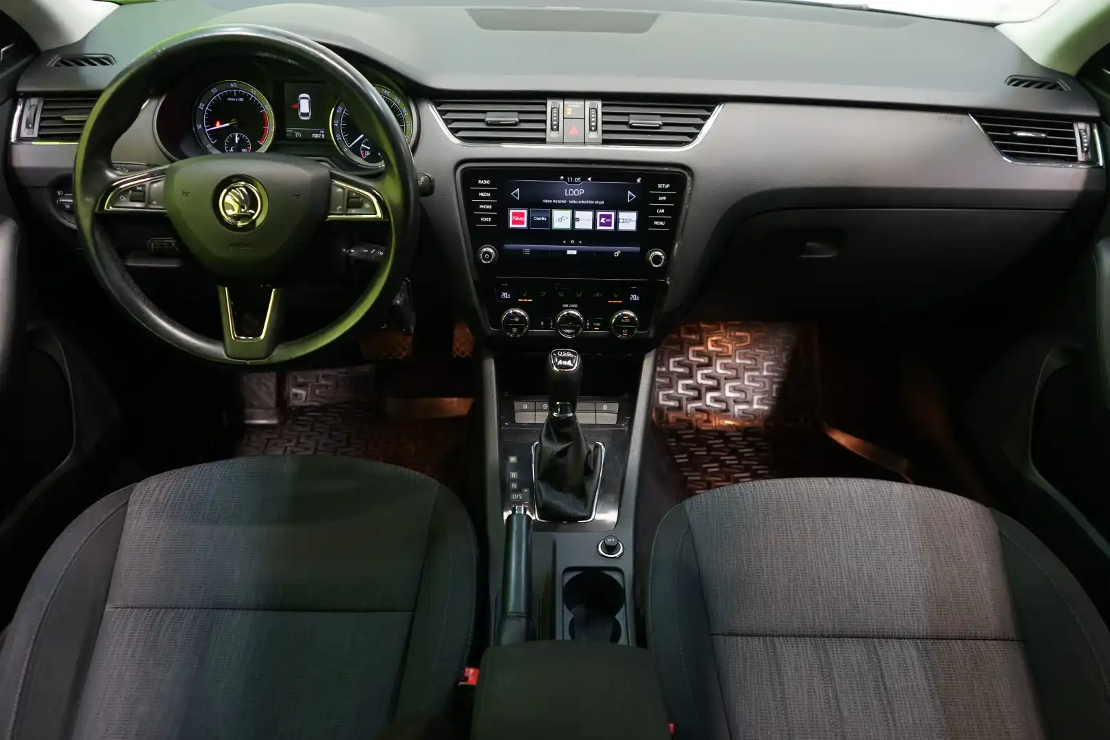 car-image