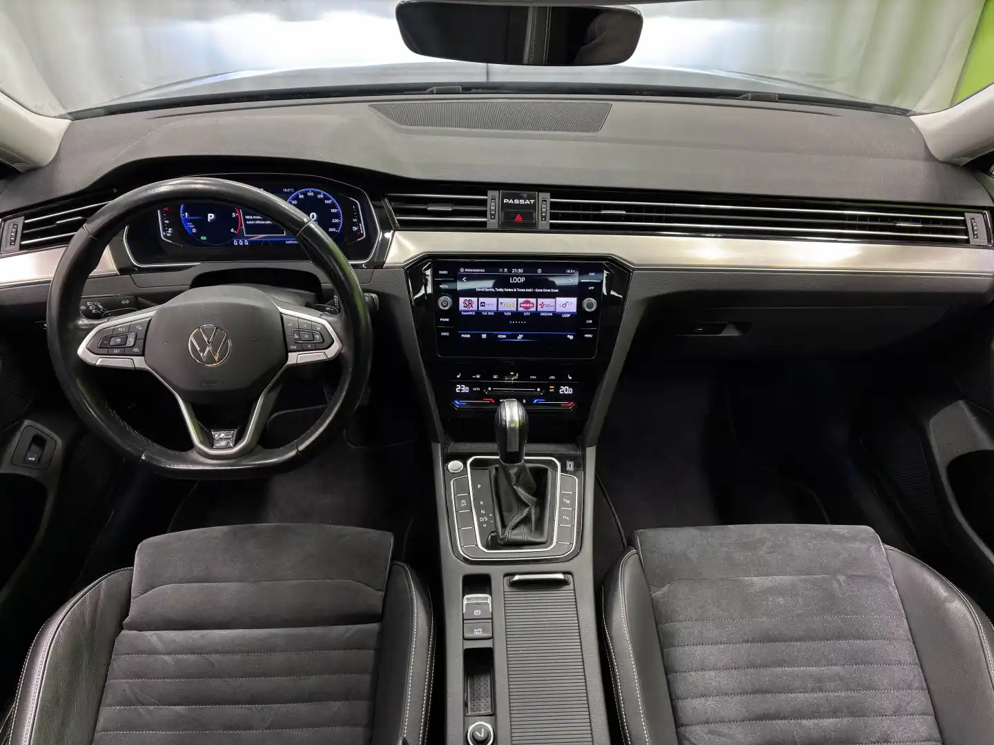 car-image