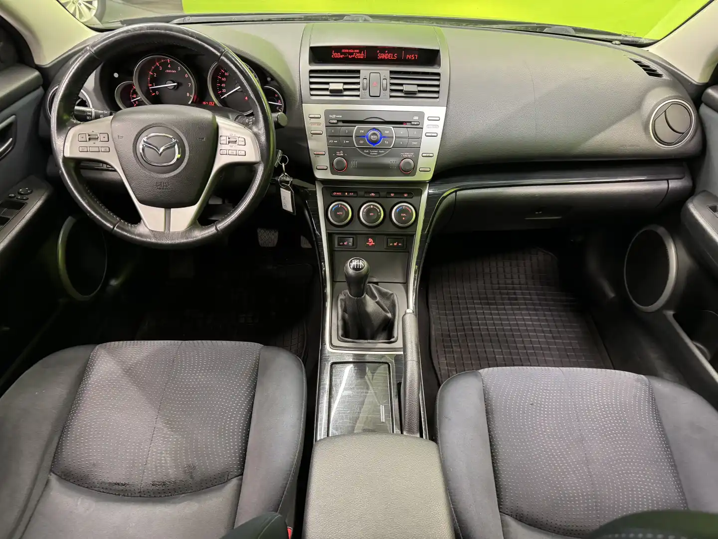 car-image