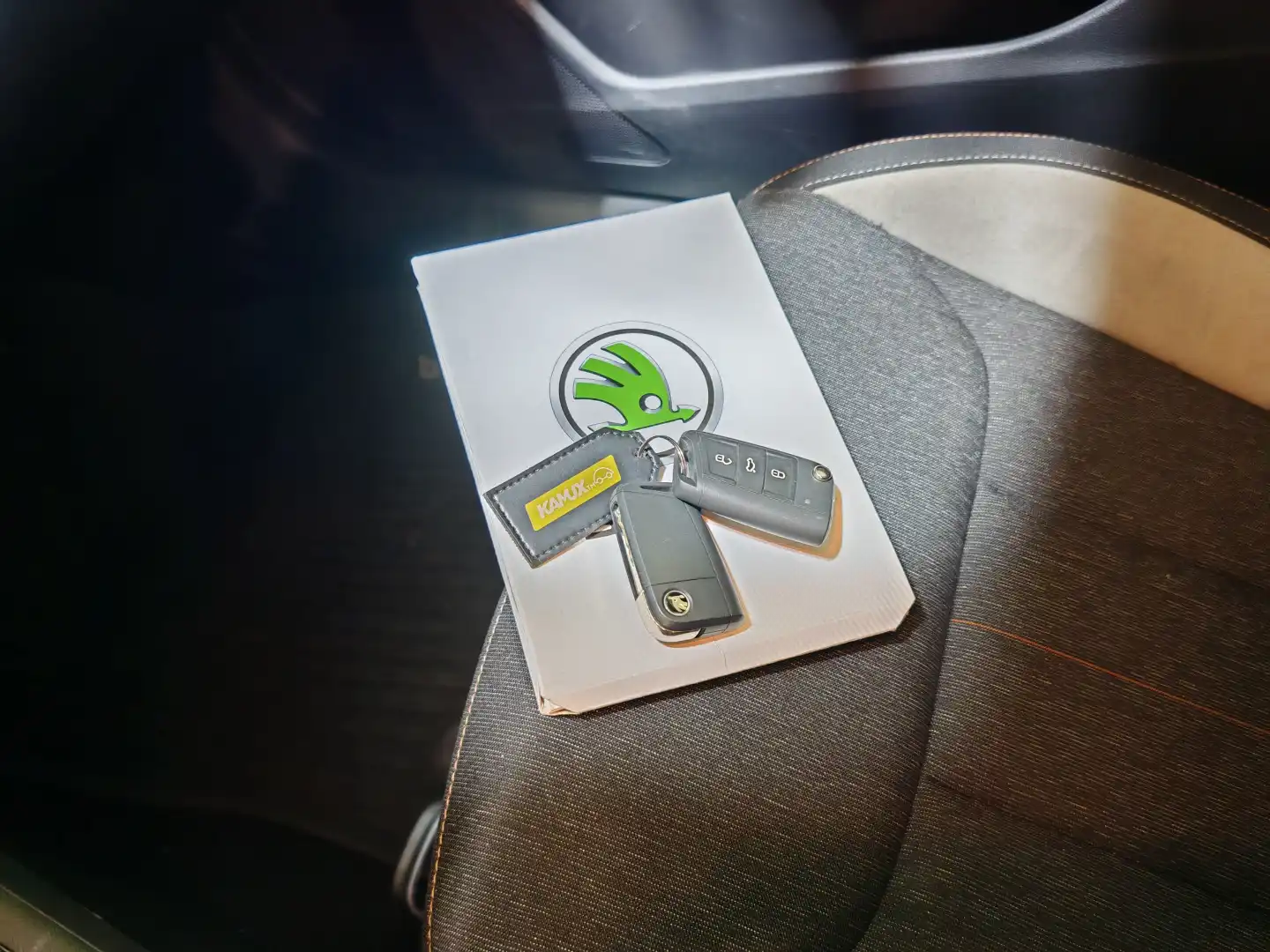 car-image