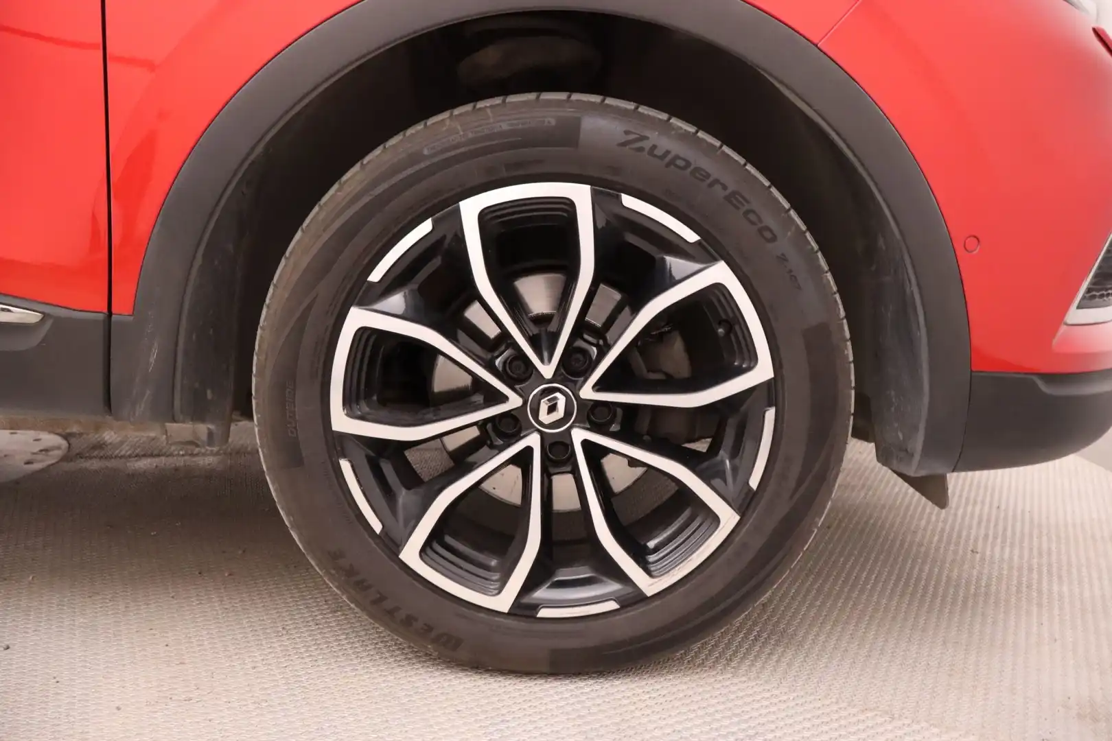 car-image