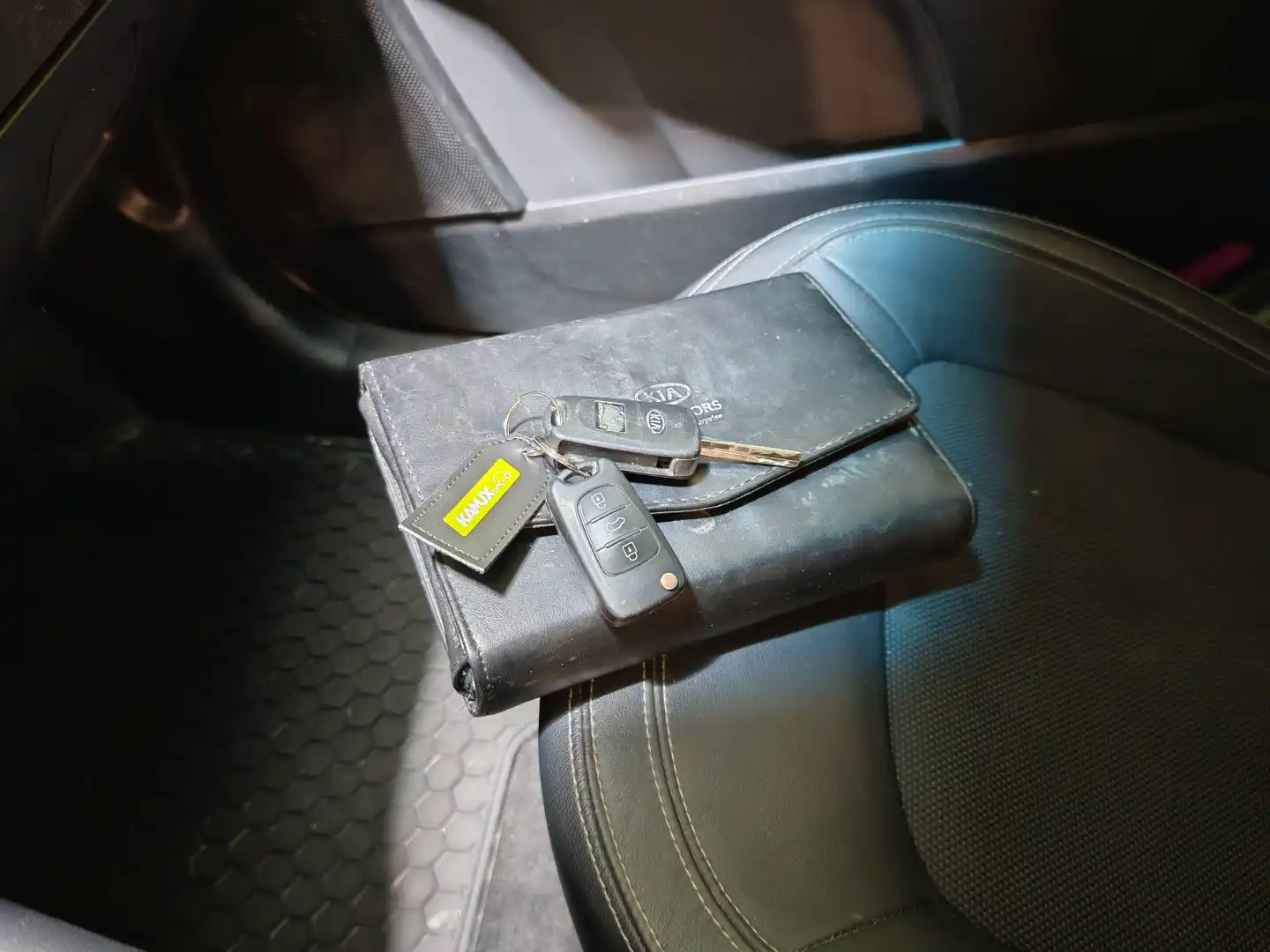 car-image