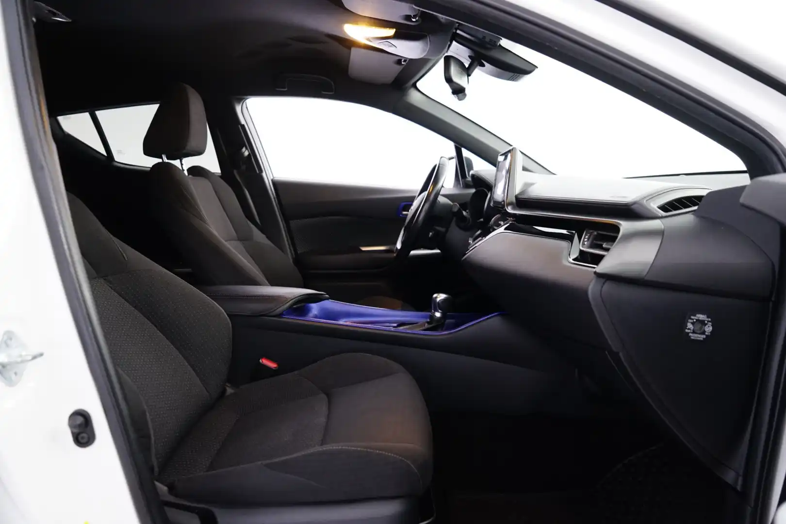 car-image