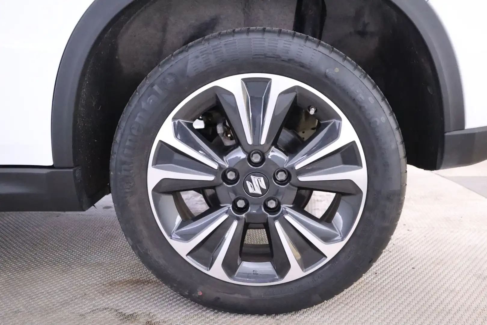 car-image
