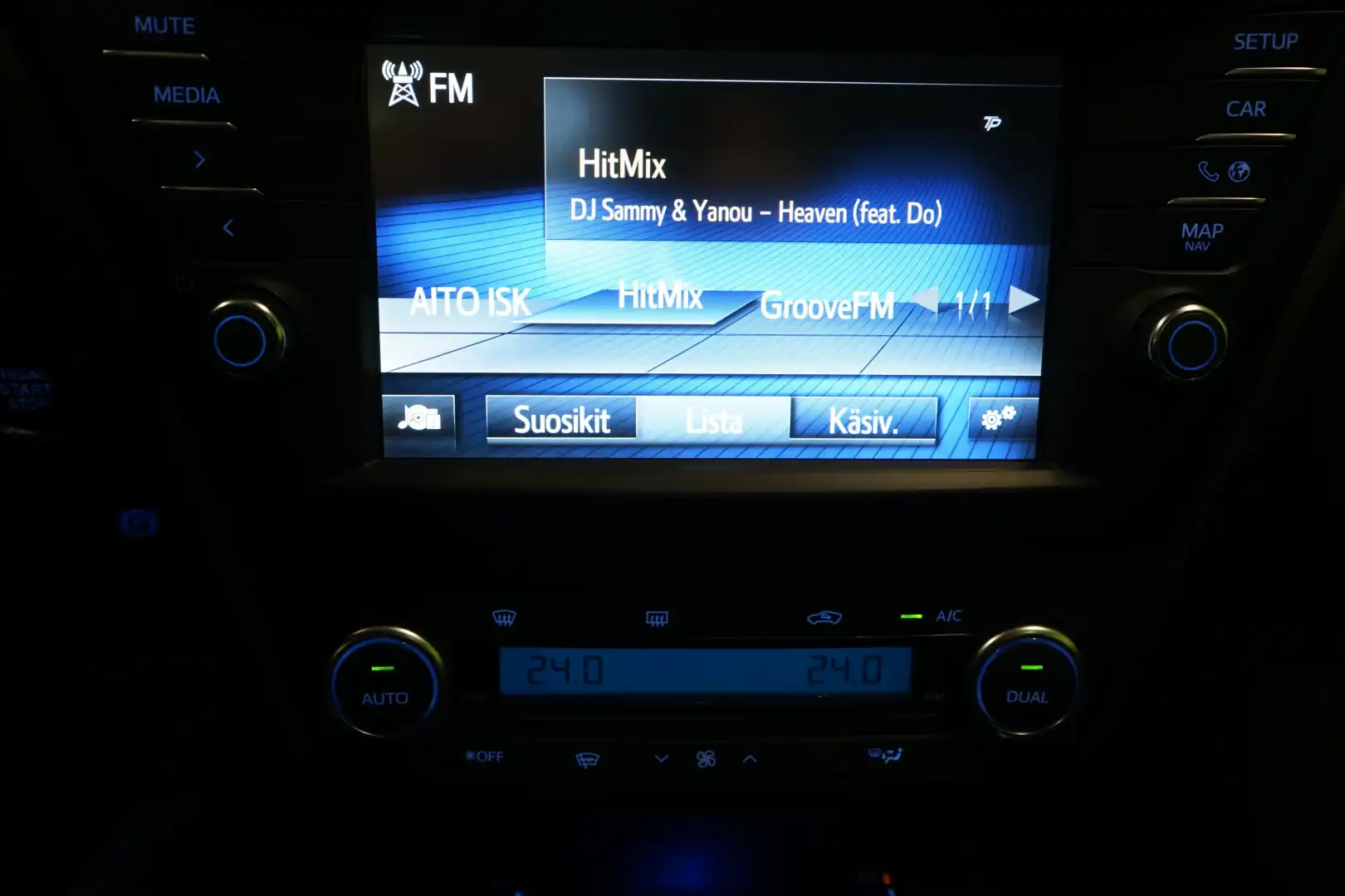 car-image