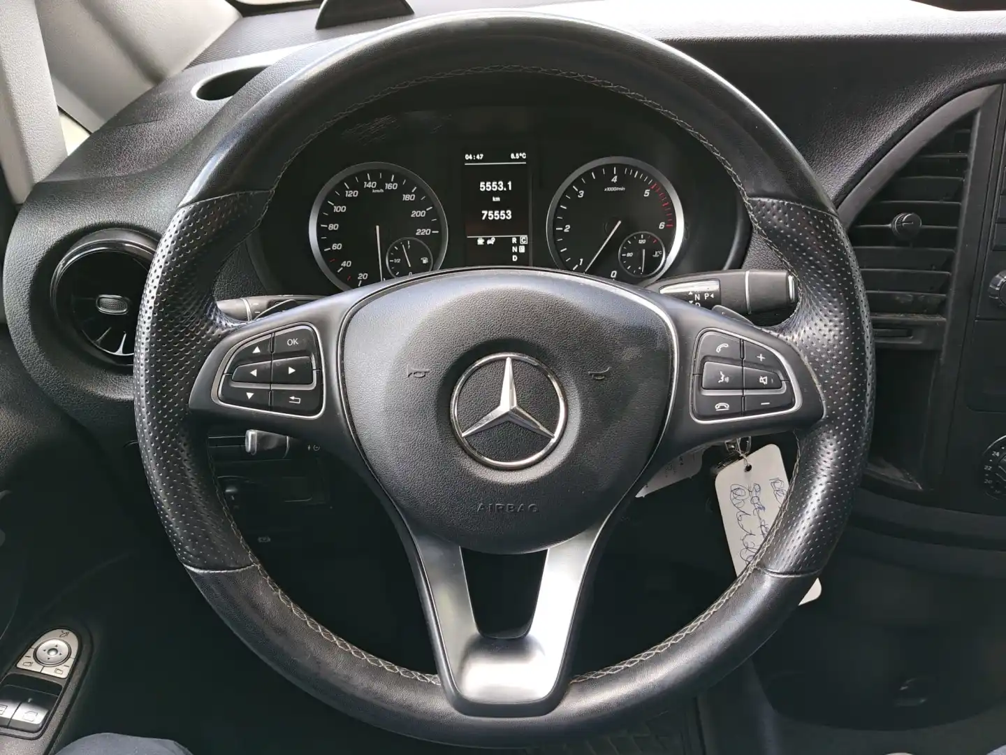 car-image