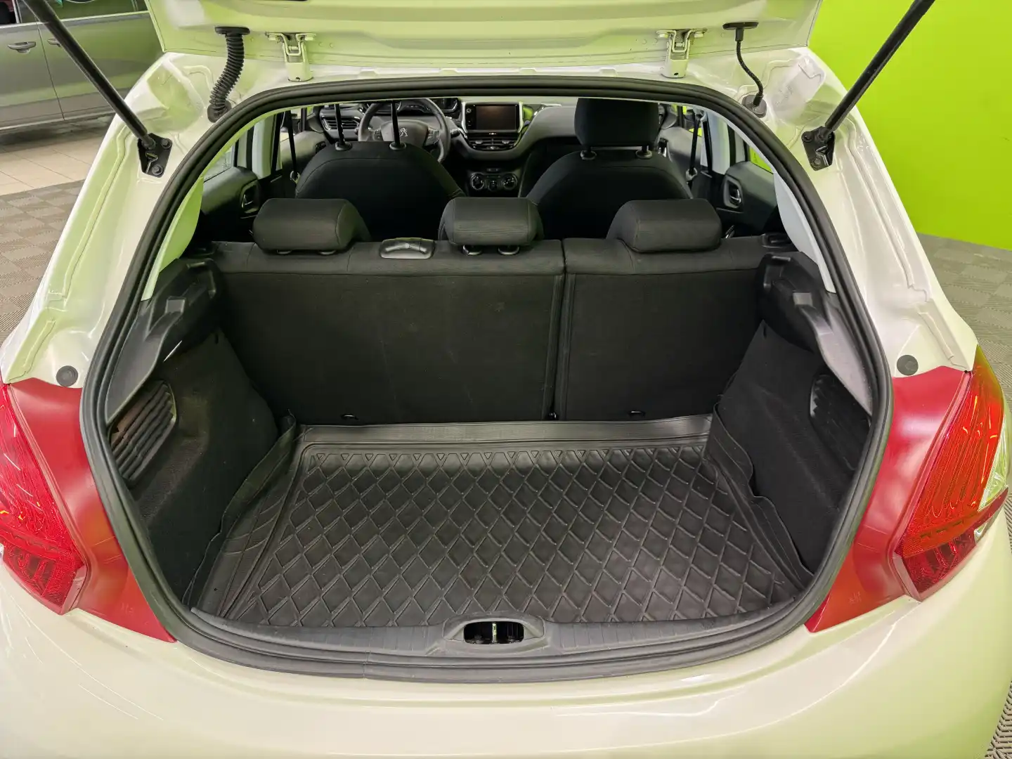 car-image