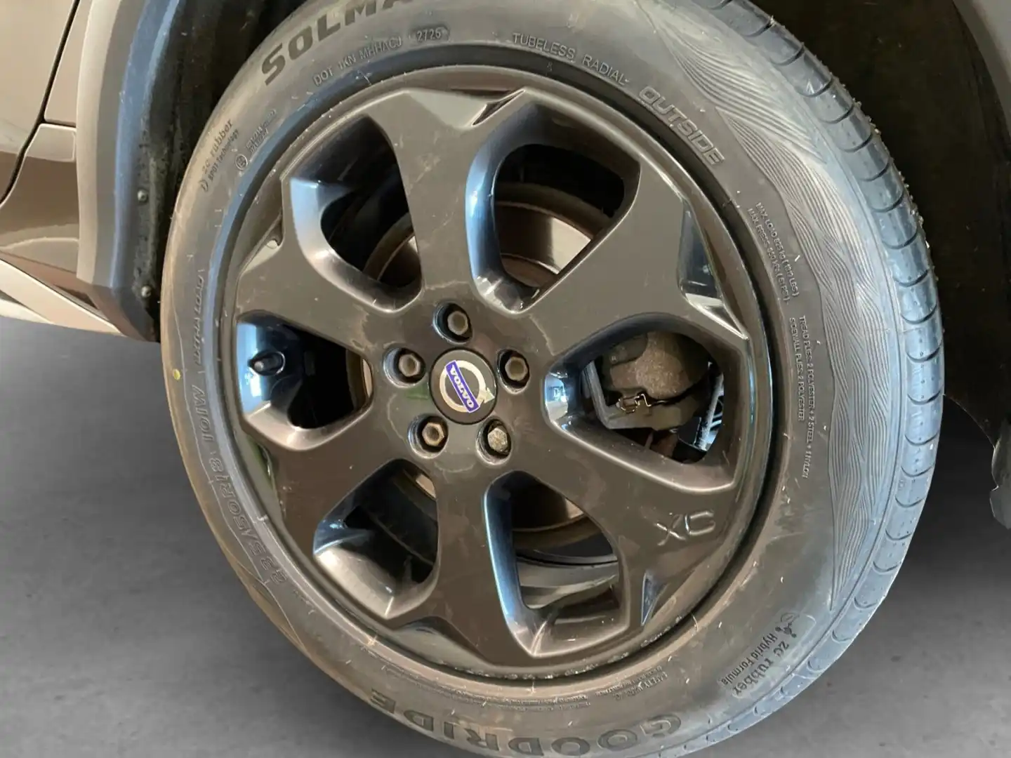 car-image