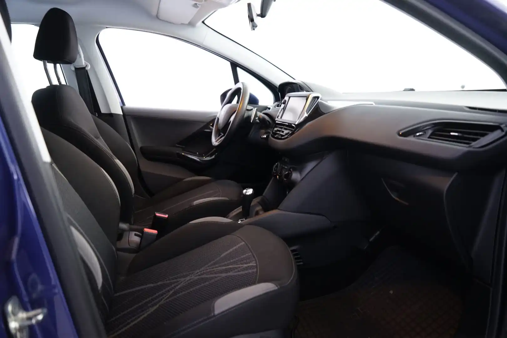 car-image