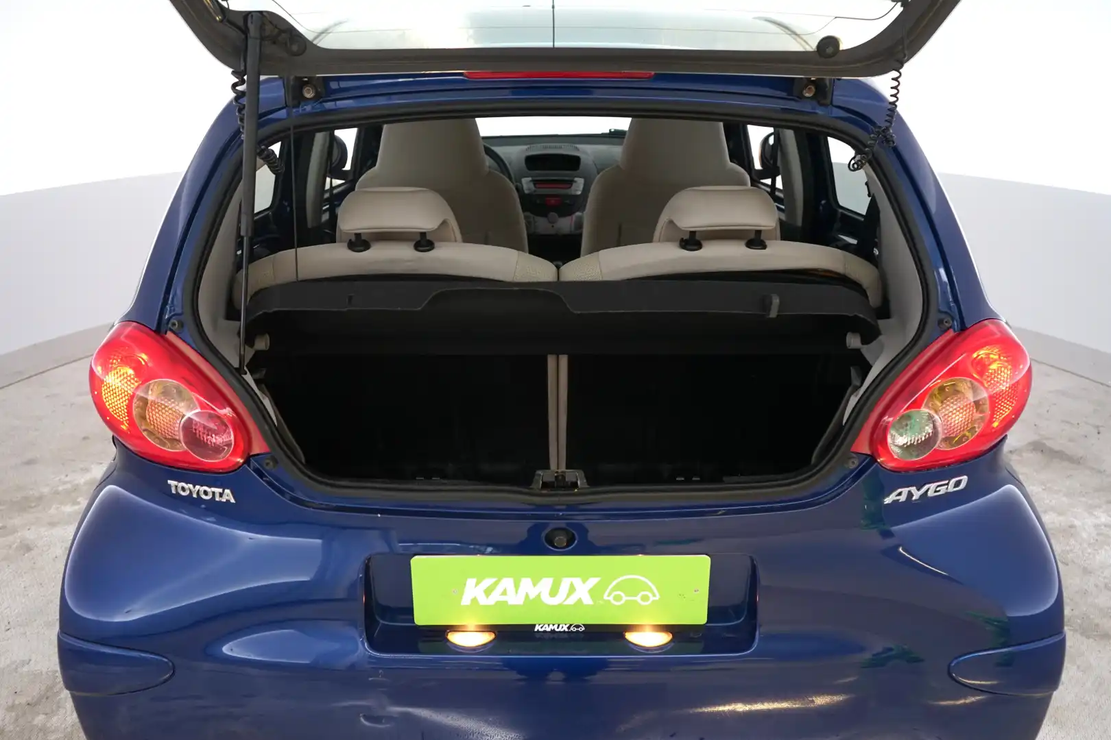 car-image