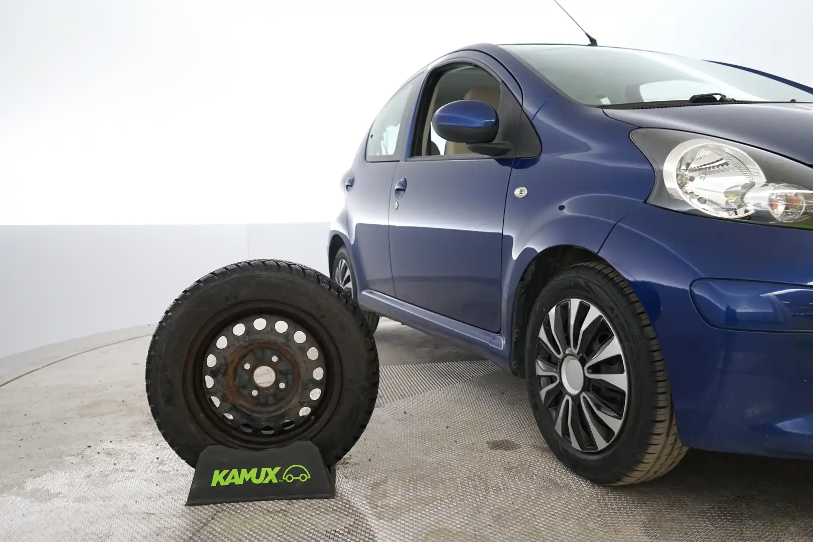 car-image