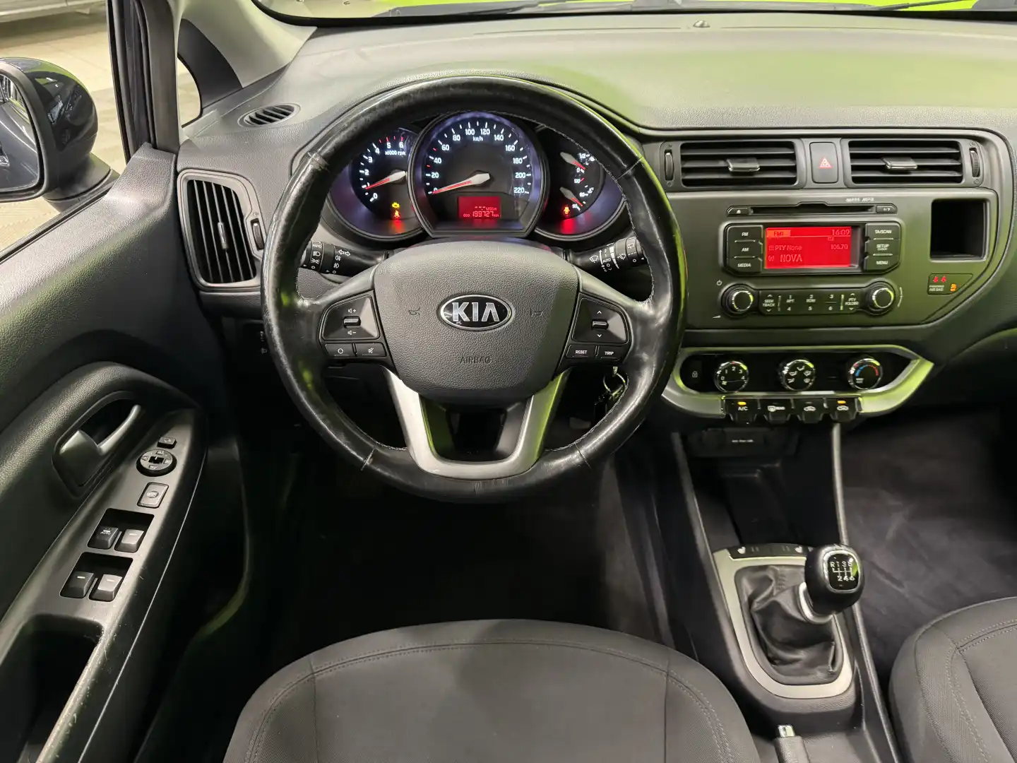 car-image