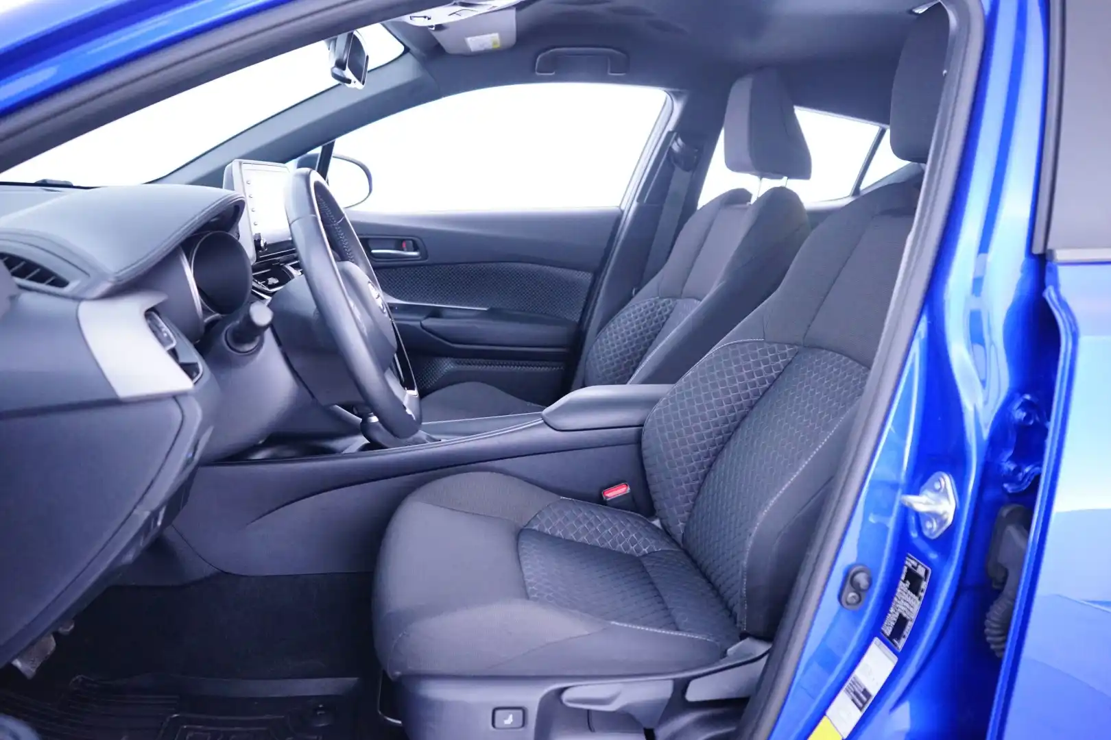 car-image