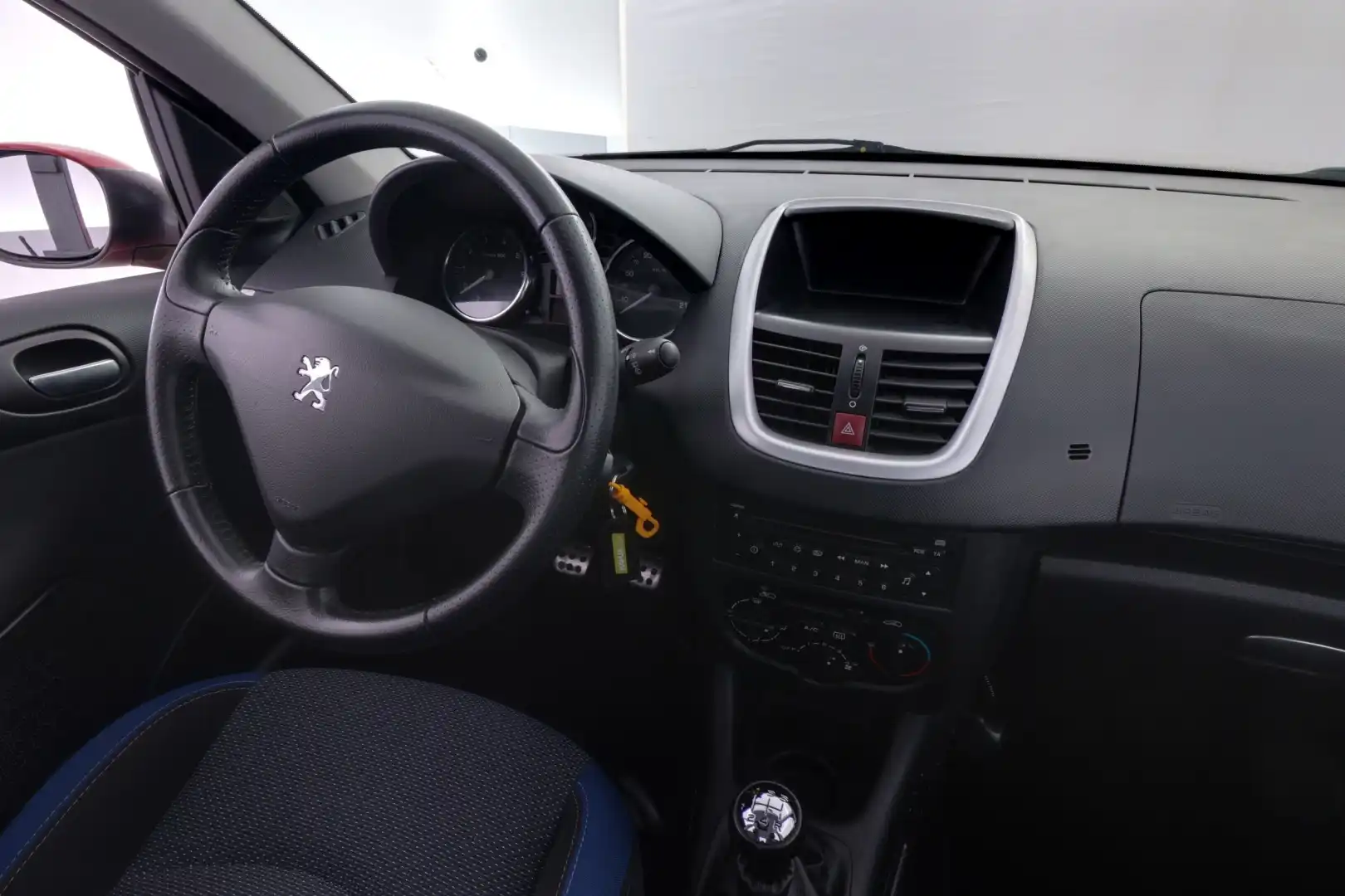 car-image