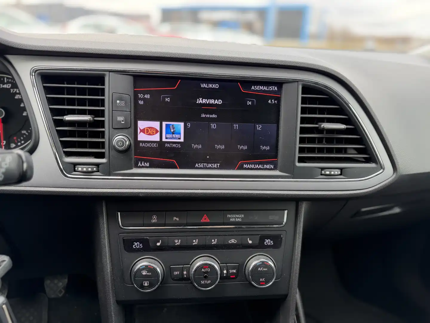 car-image