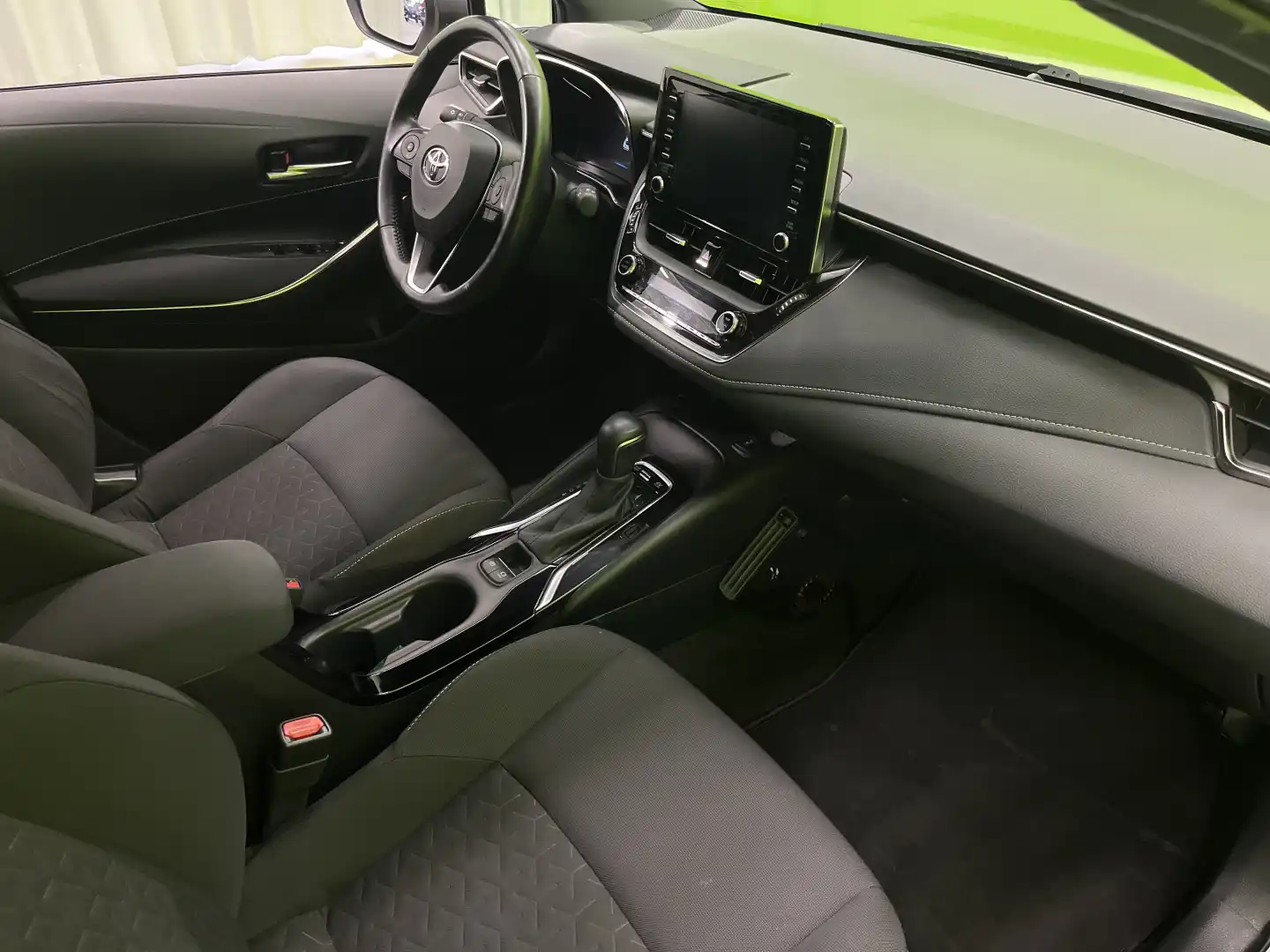 car-image