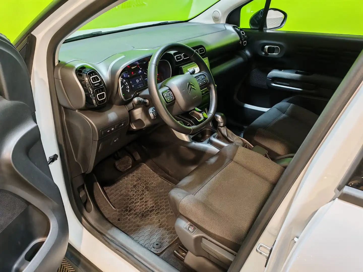 car-image
