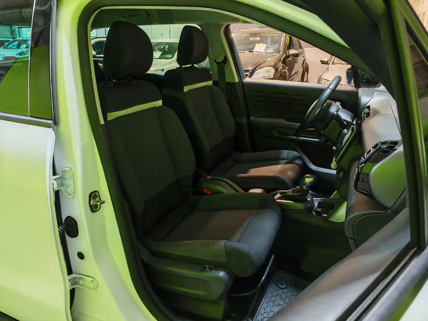 car-image