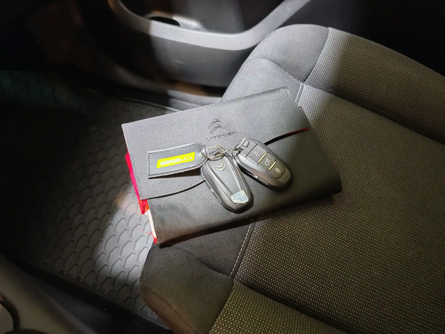 car-image
