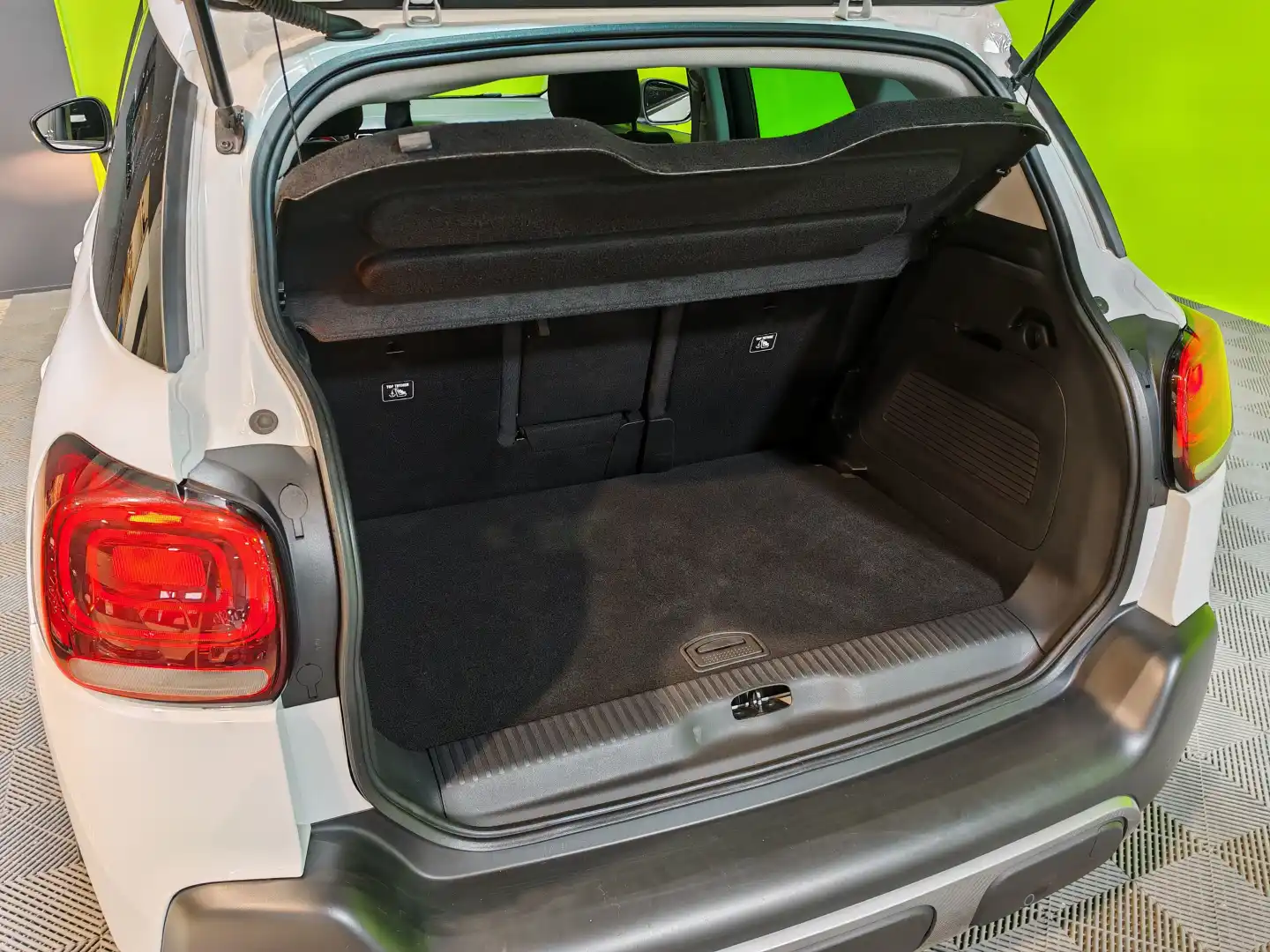 car-image