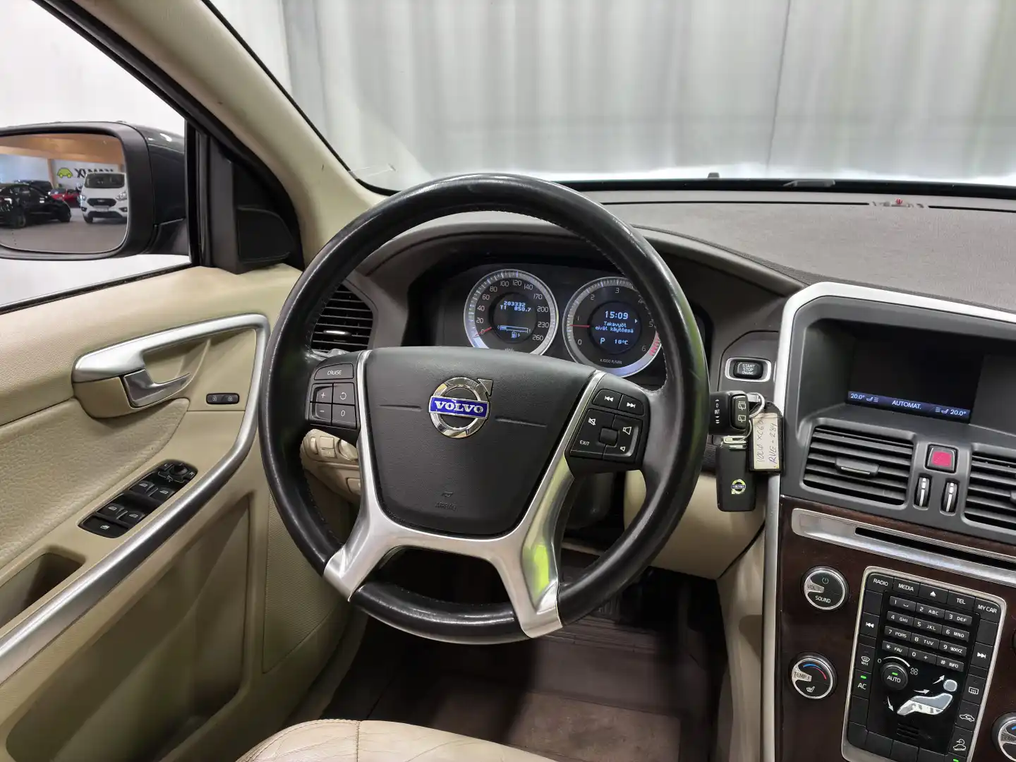car-image