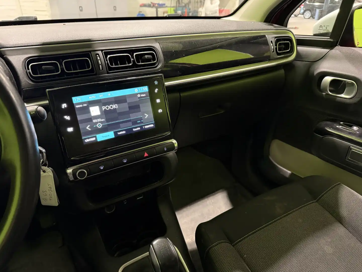 car-image