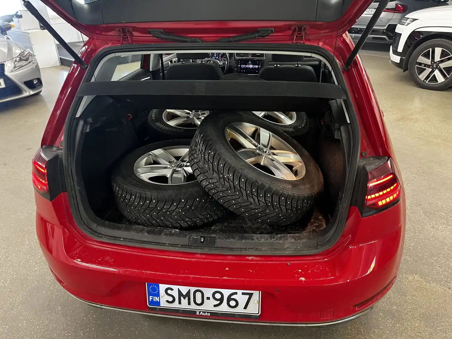 car-image