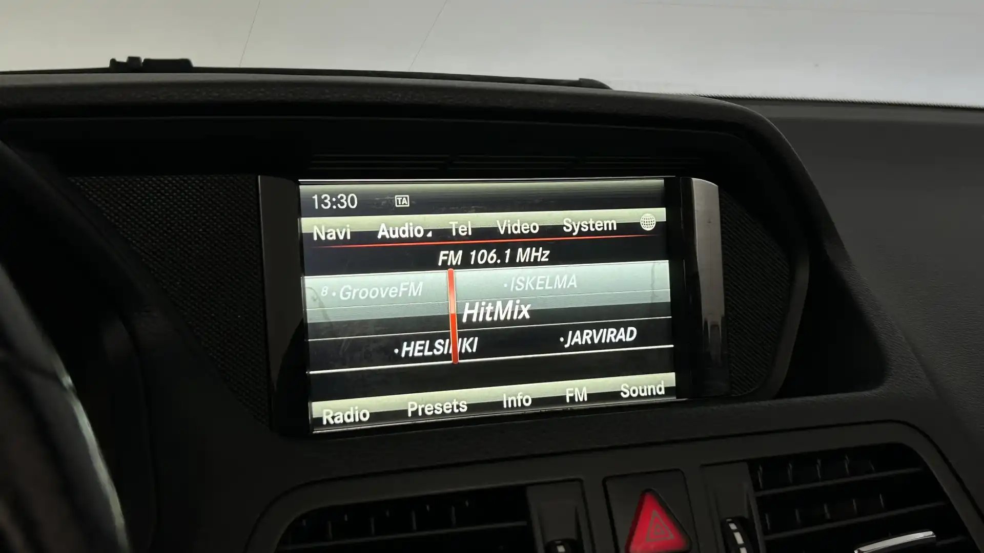 car-image