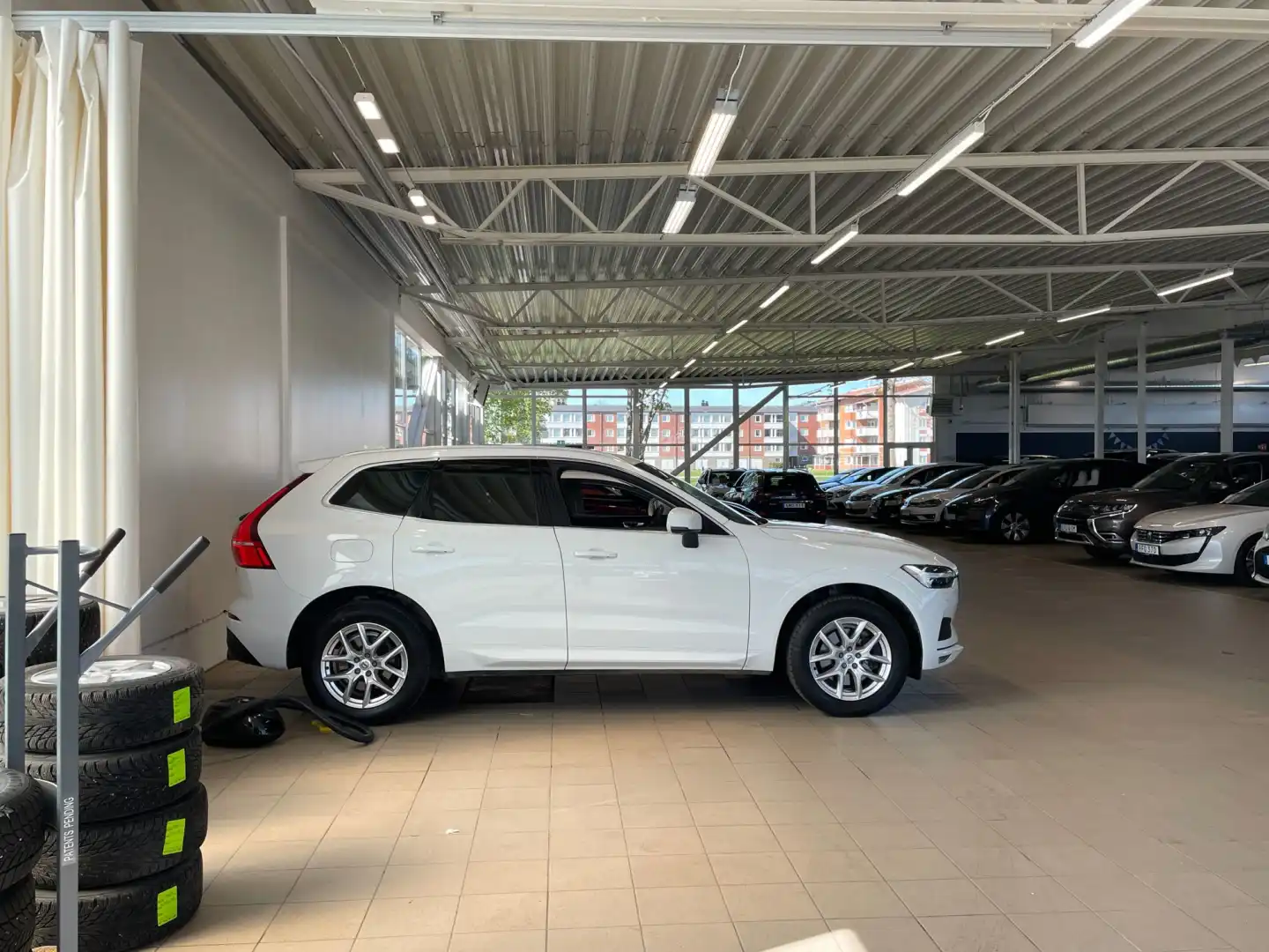 car-image