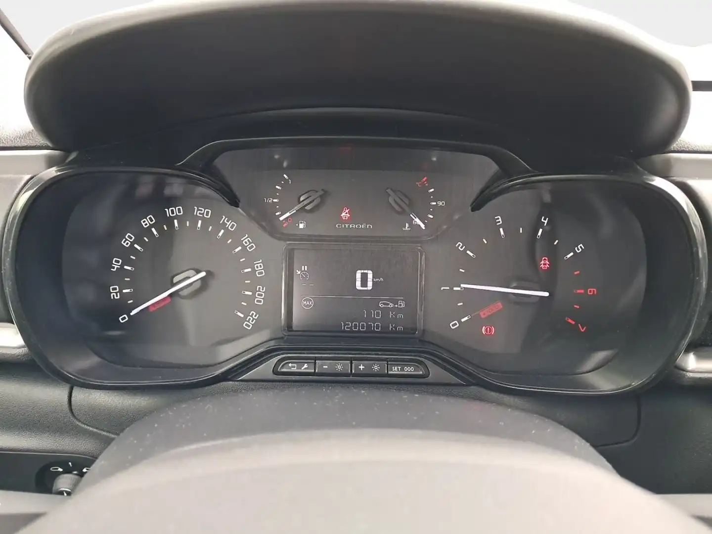 car-image
