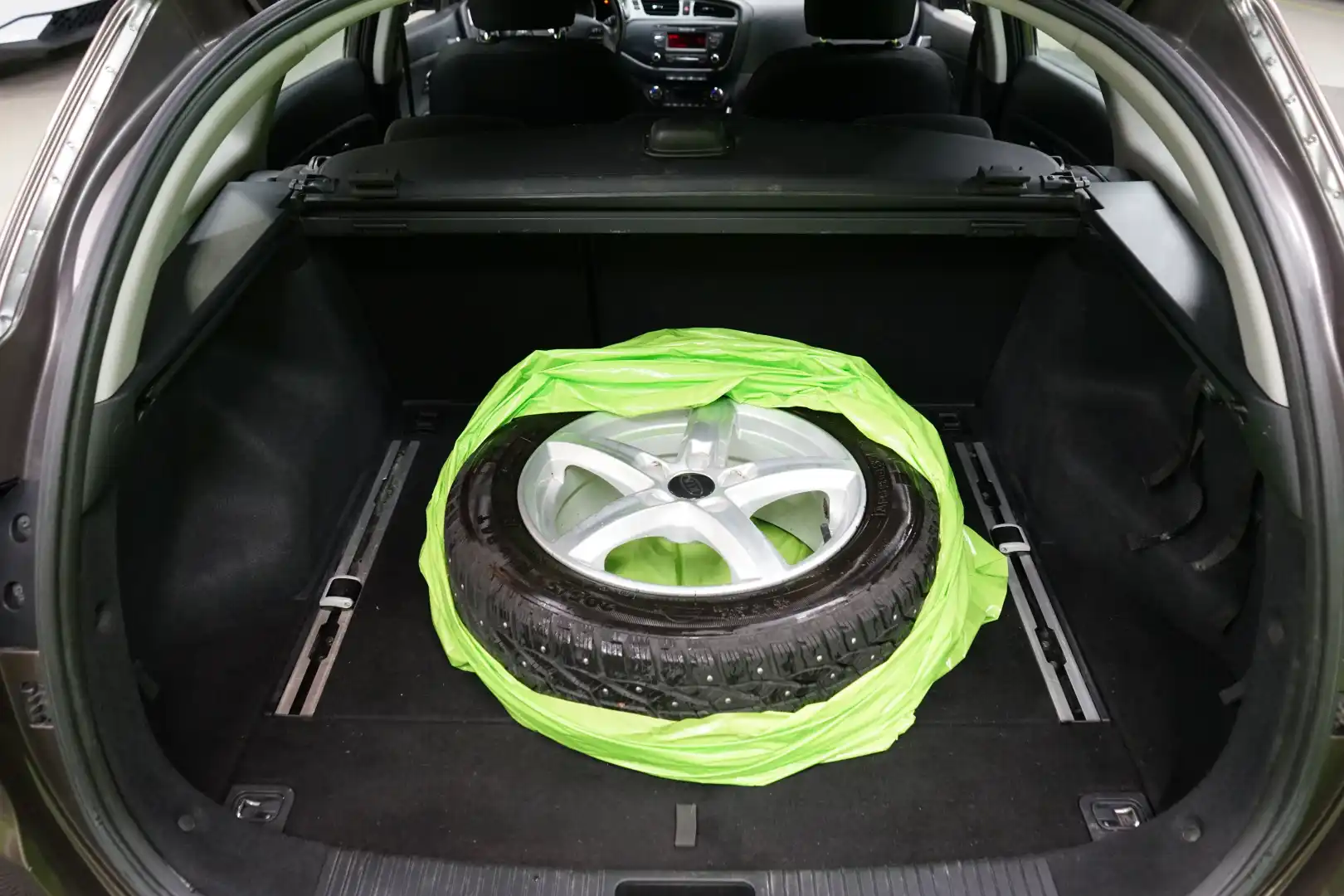 car-image