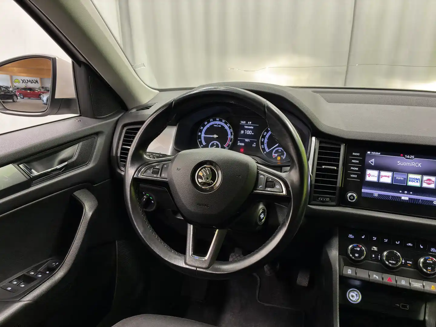 car-image