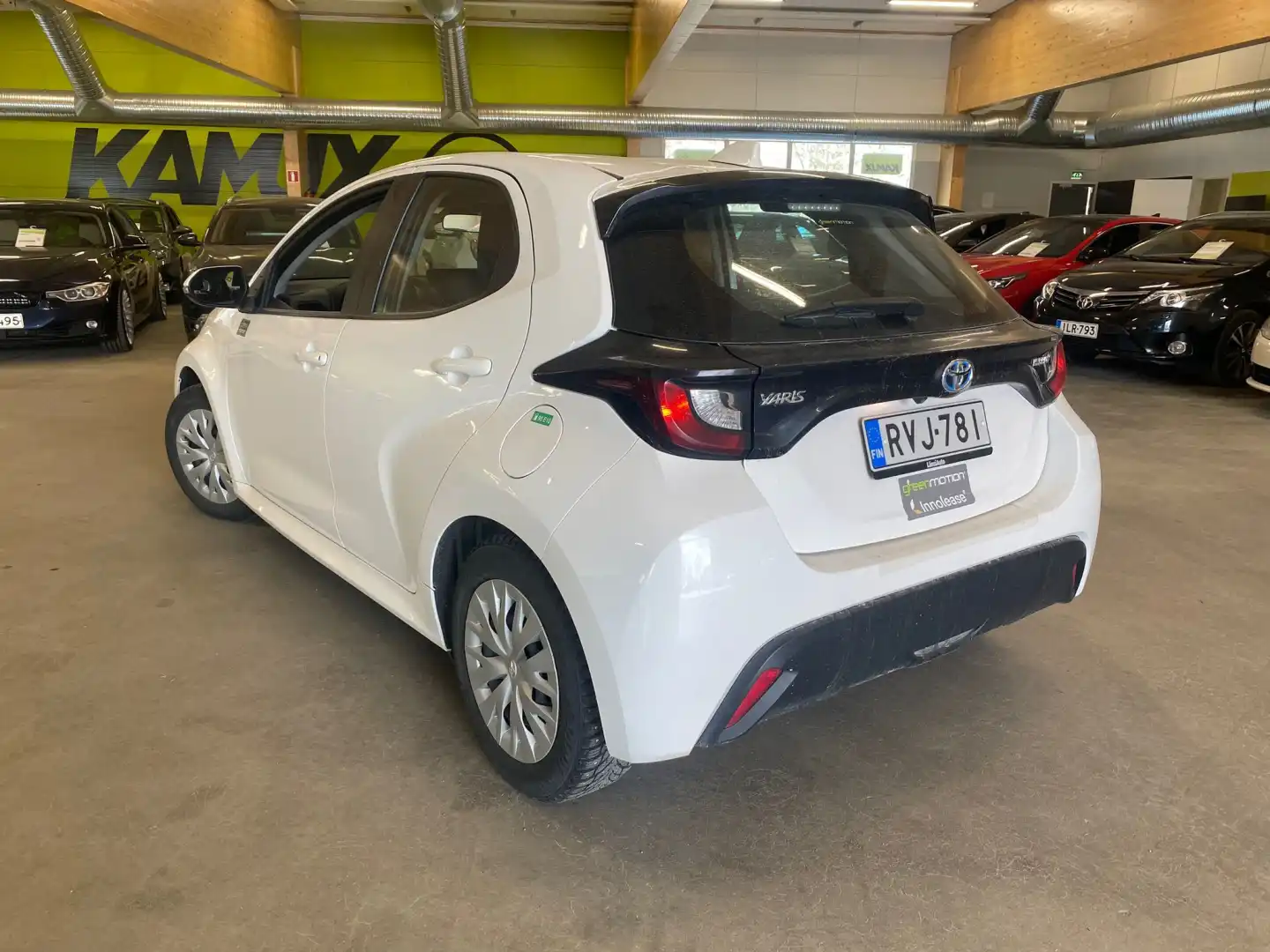 car-image