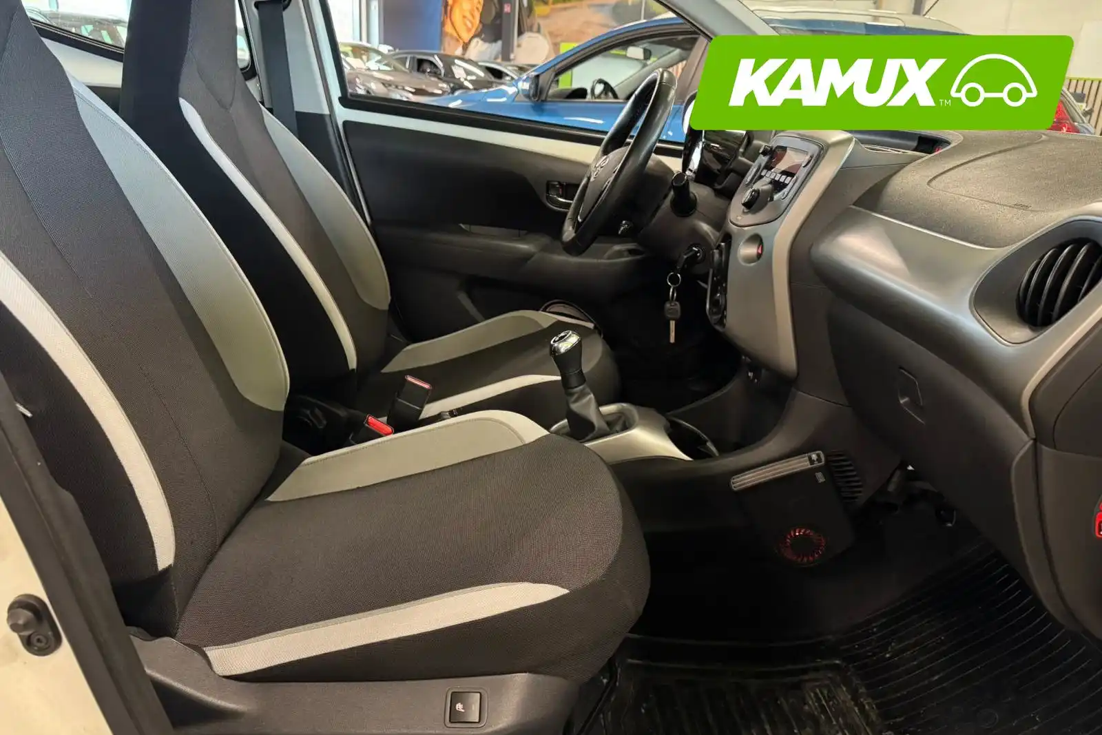 car-image