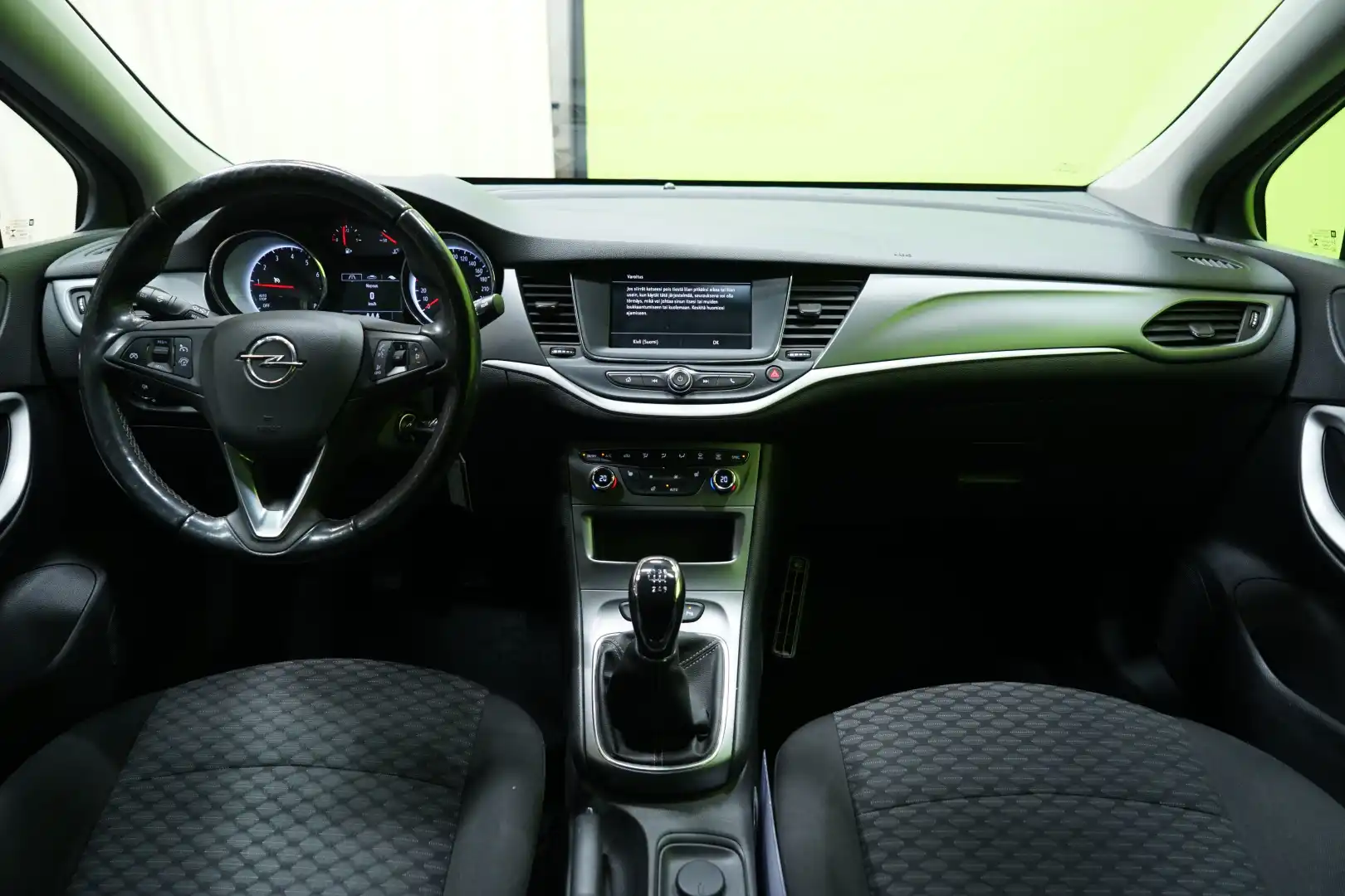 car-image