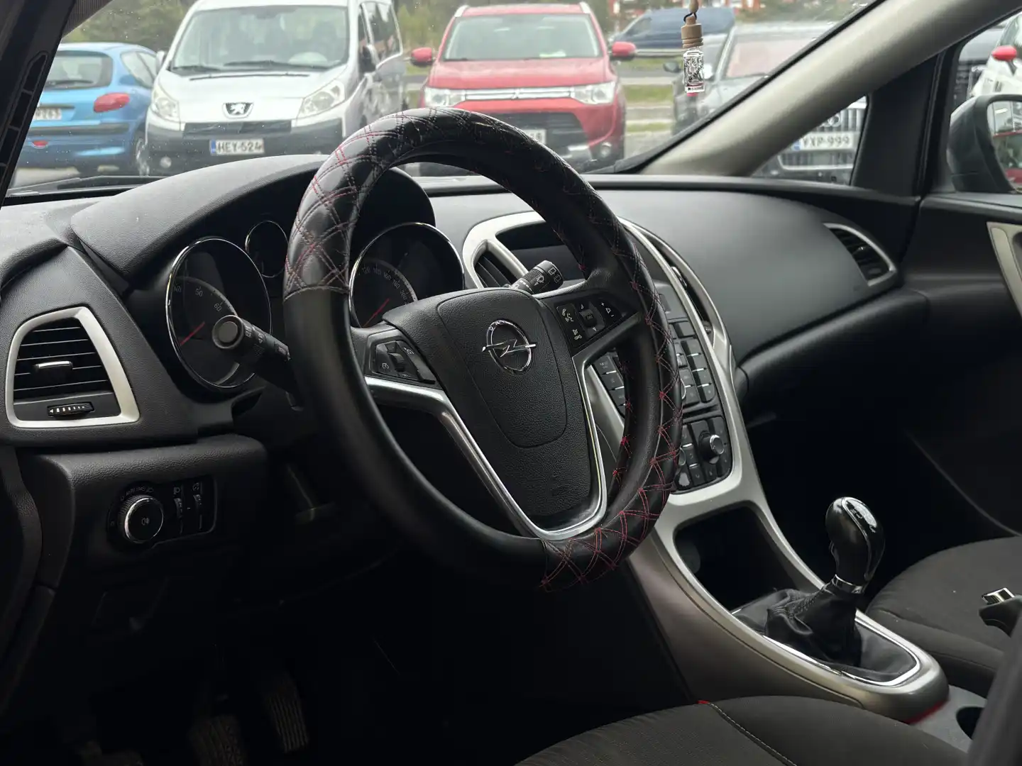 car-image