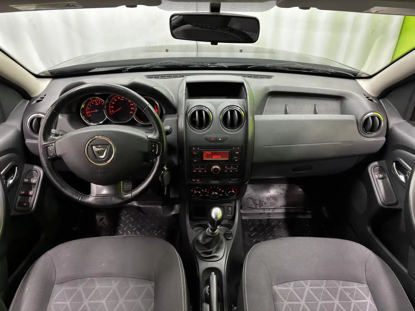 car-image