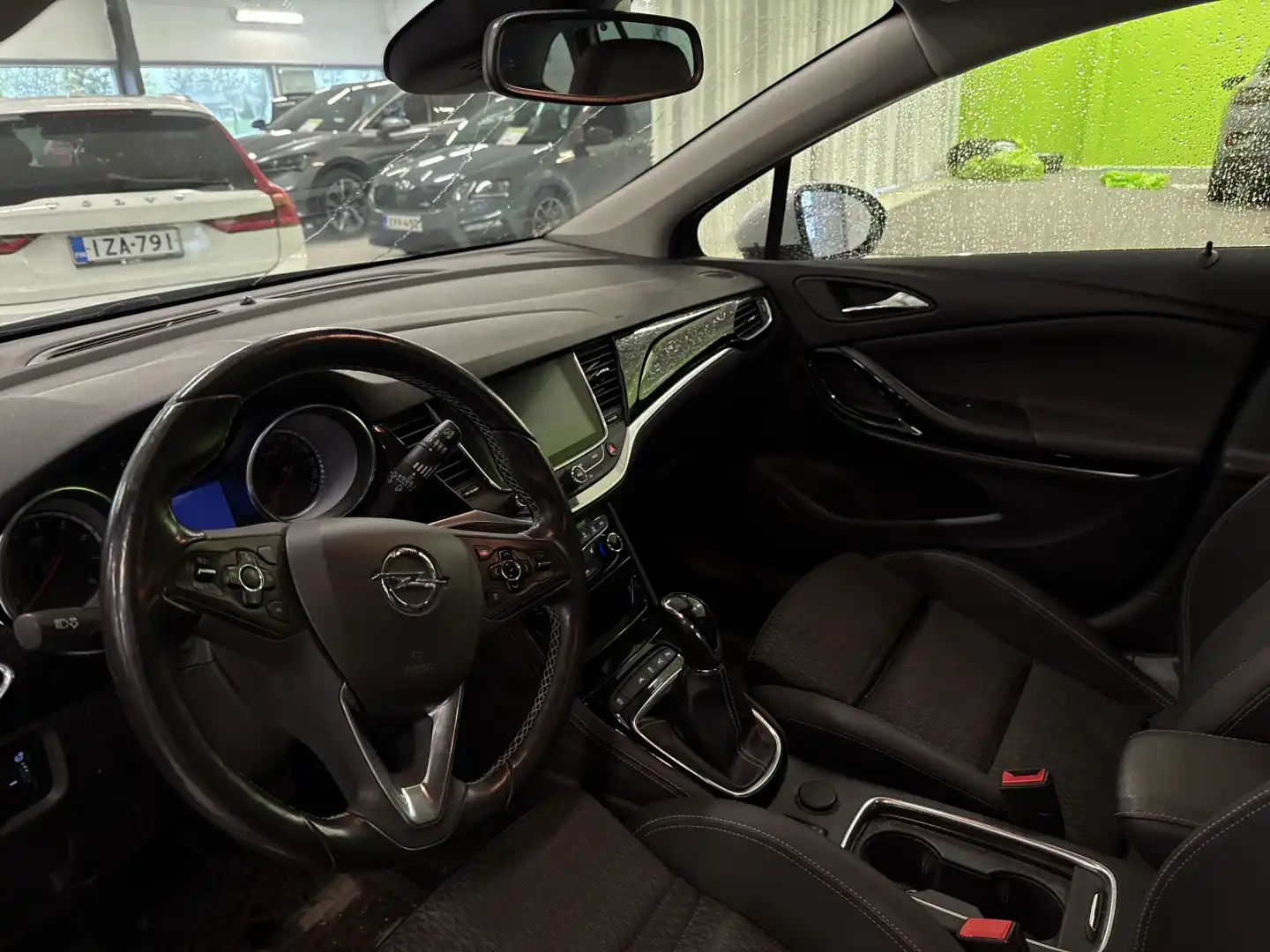 car-image