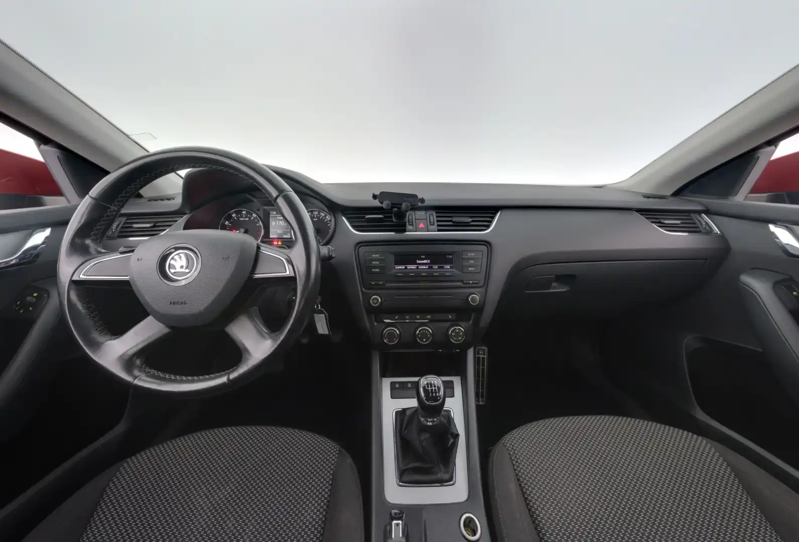 car-image