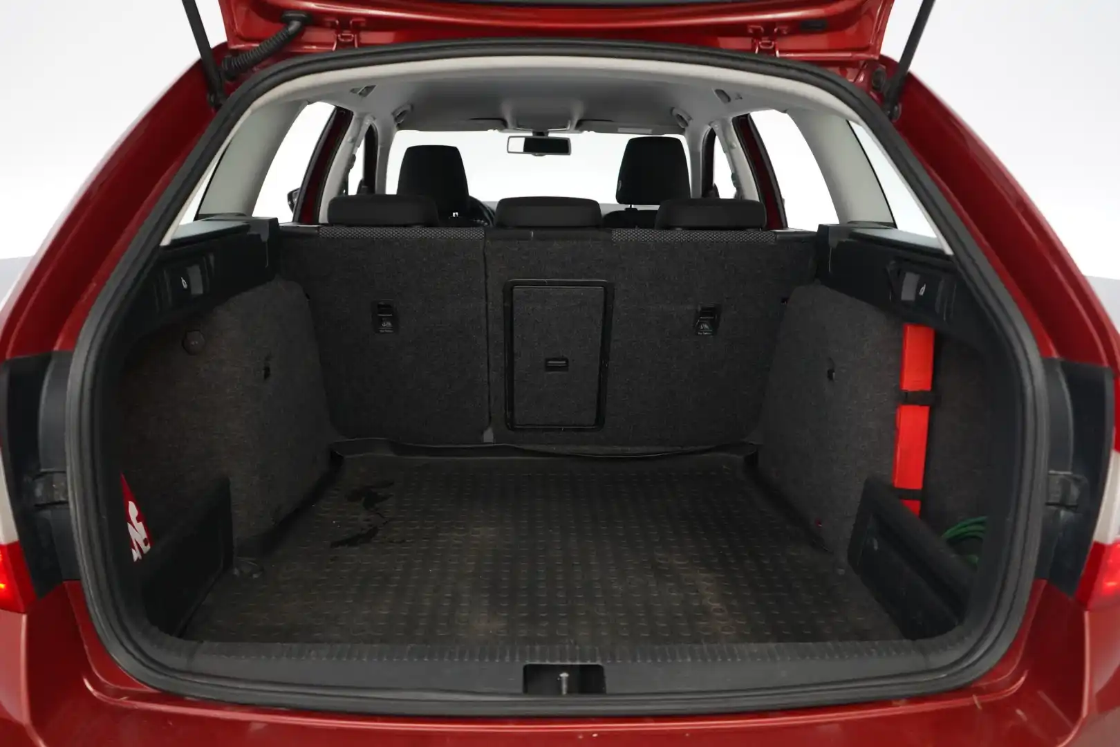 car-image