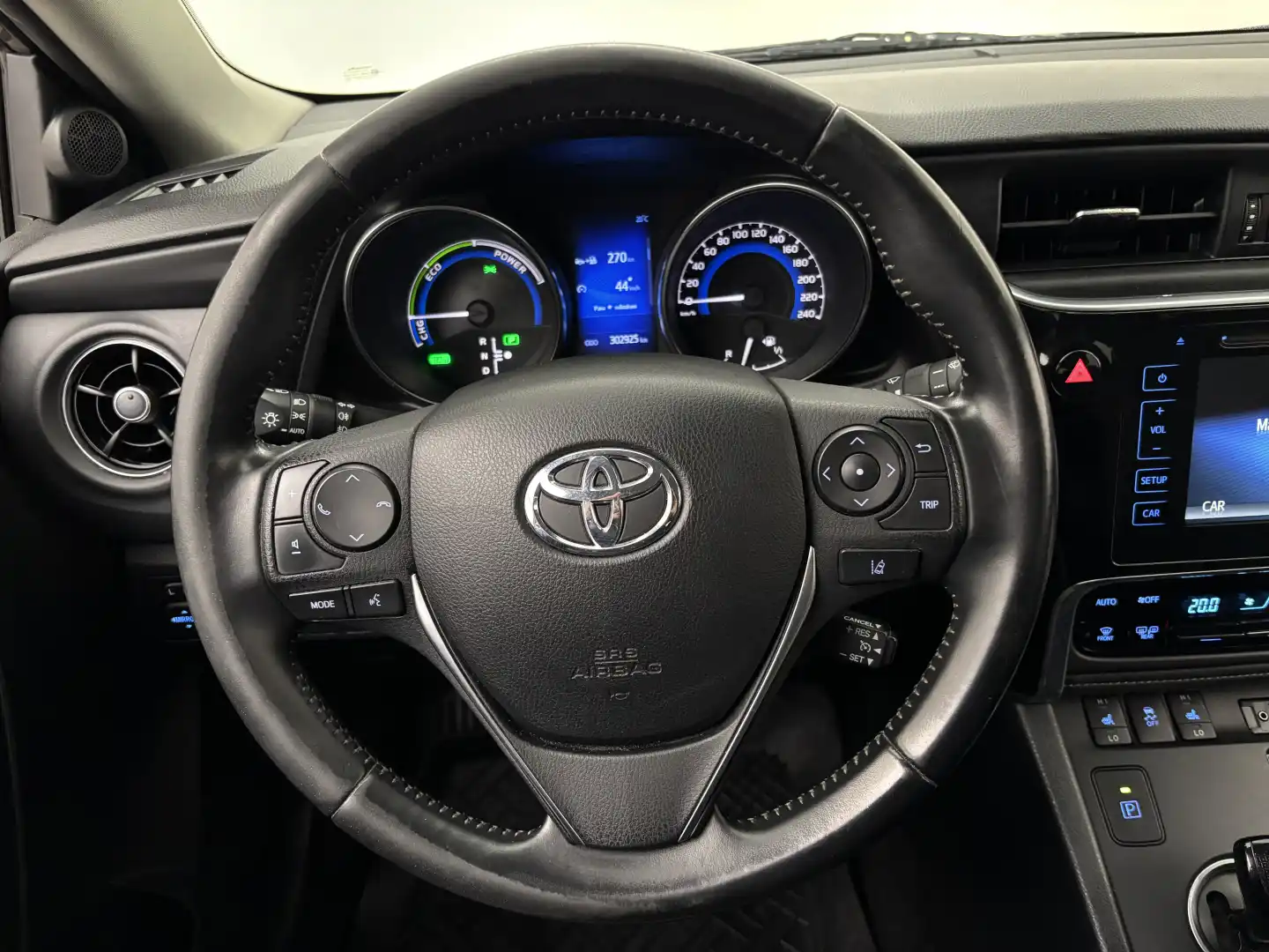 car-image