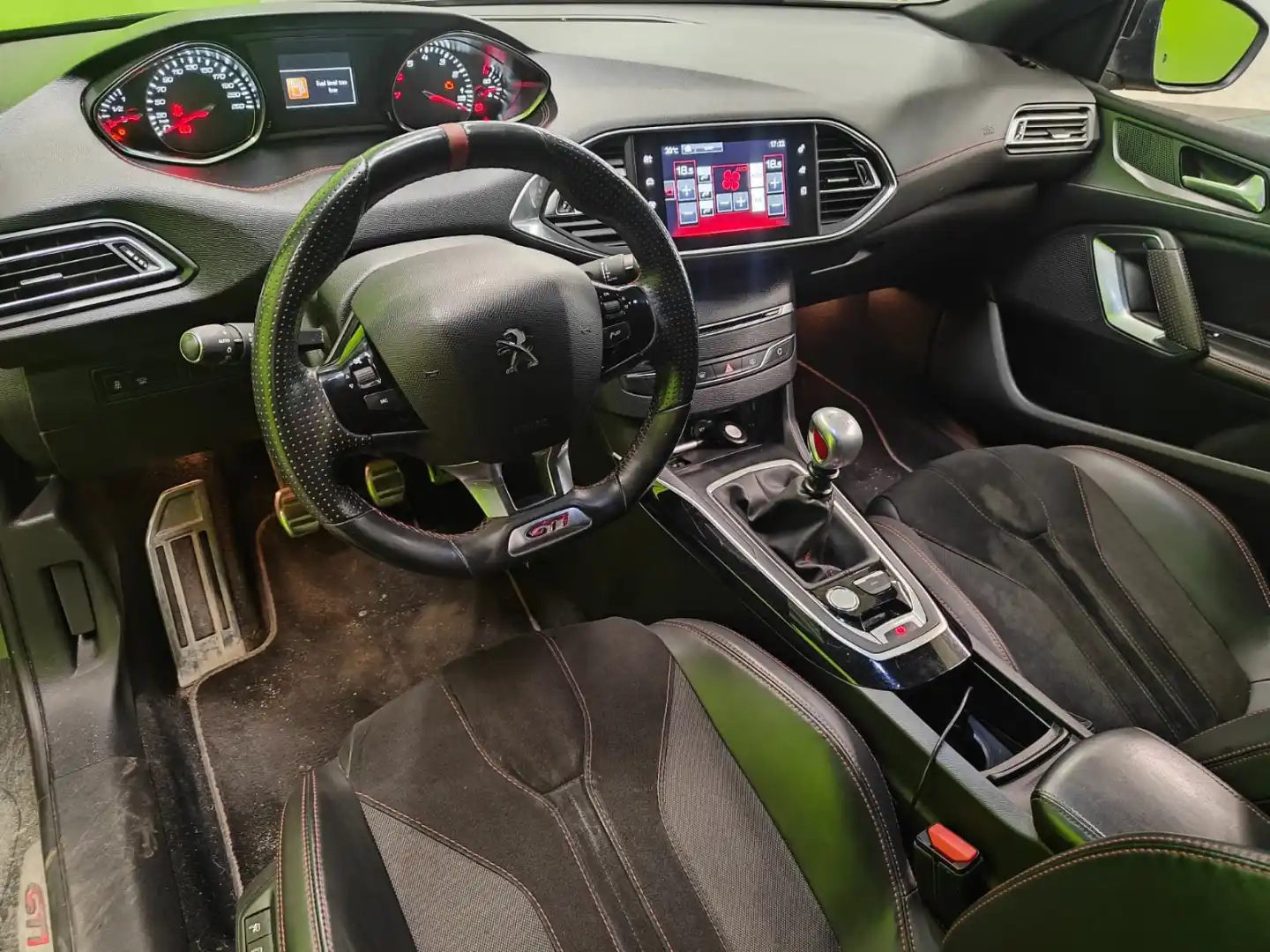 car-image